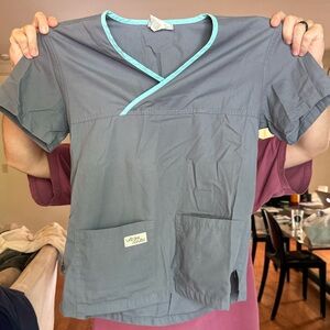 Women’s scrubs set